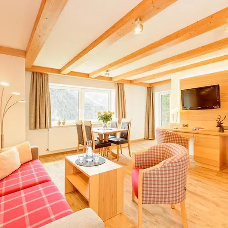 Der Kleinwalsertaler Rosenhof 4*